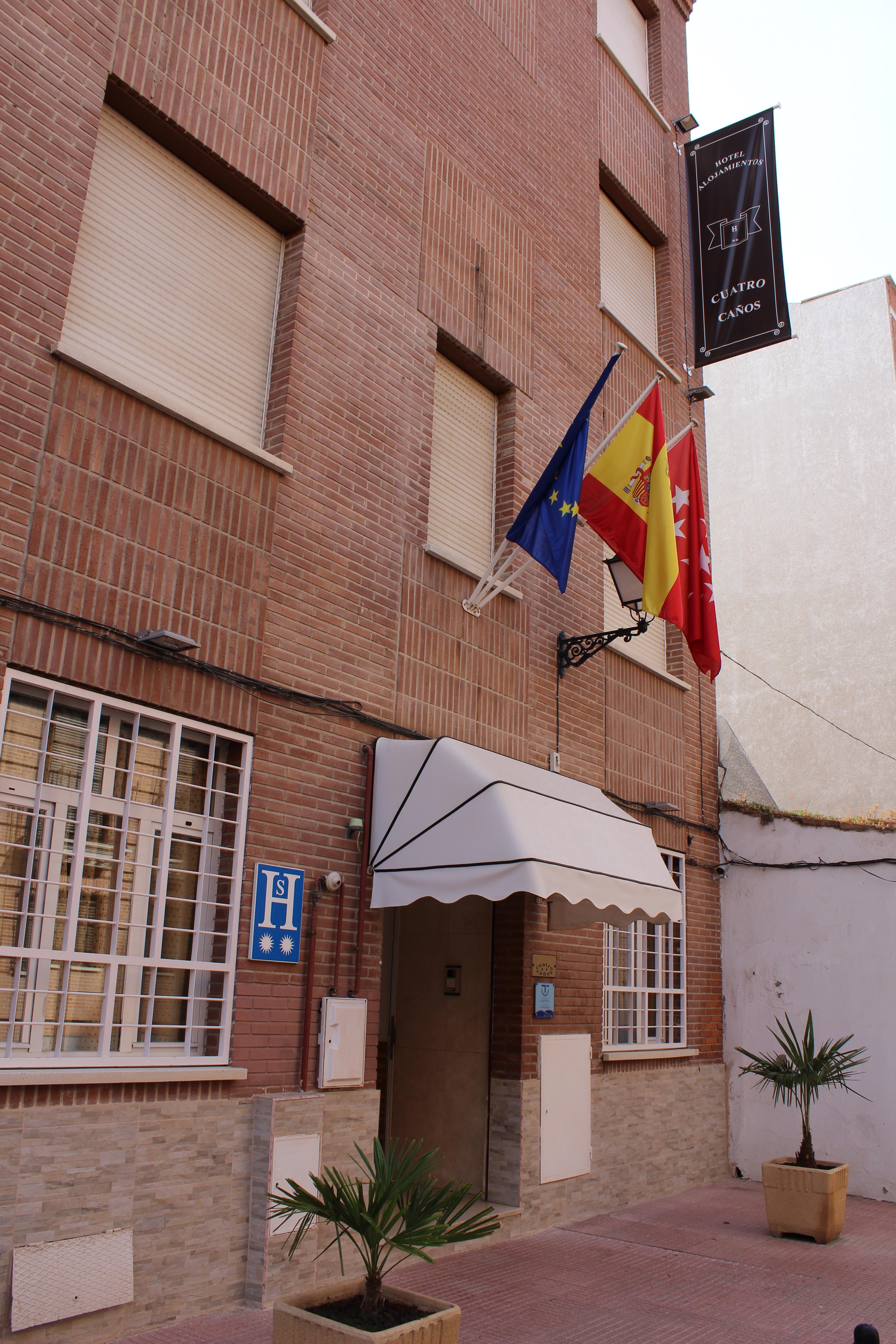 Hotel Cuatro Canos Alcala de Henares Ngoại thất bức ảnh